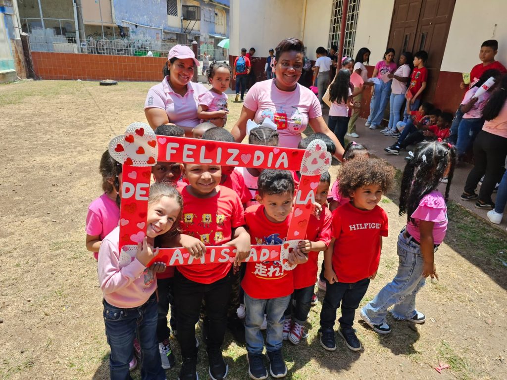 Día de la amistad en el mejor colegio privado de Panamá, somos un colegio social importante. CEISA PANAMÁ.